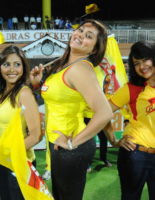 namitha from ccl matches glamour  images